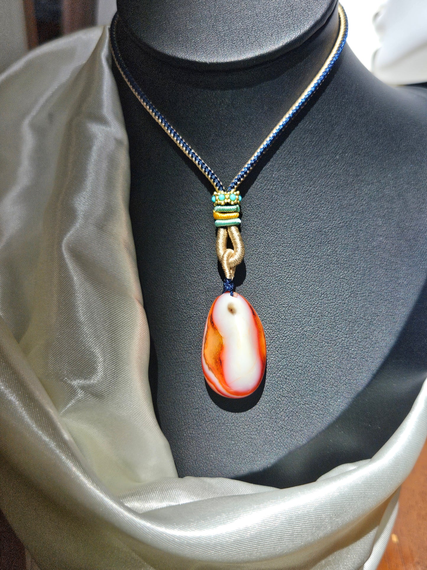 Natural agate double-sided different natural texture unique vintage pendant necklace