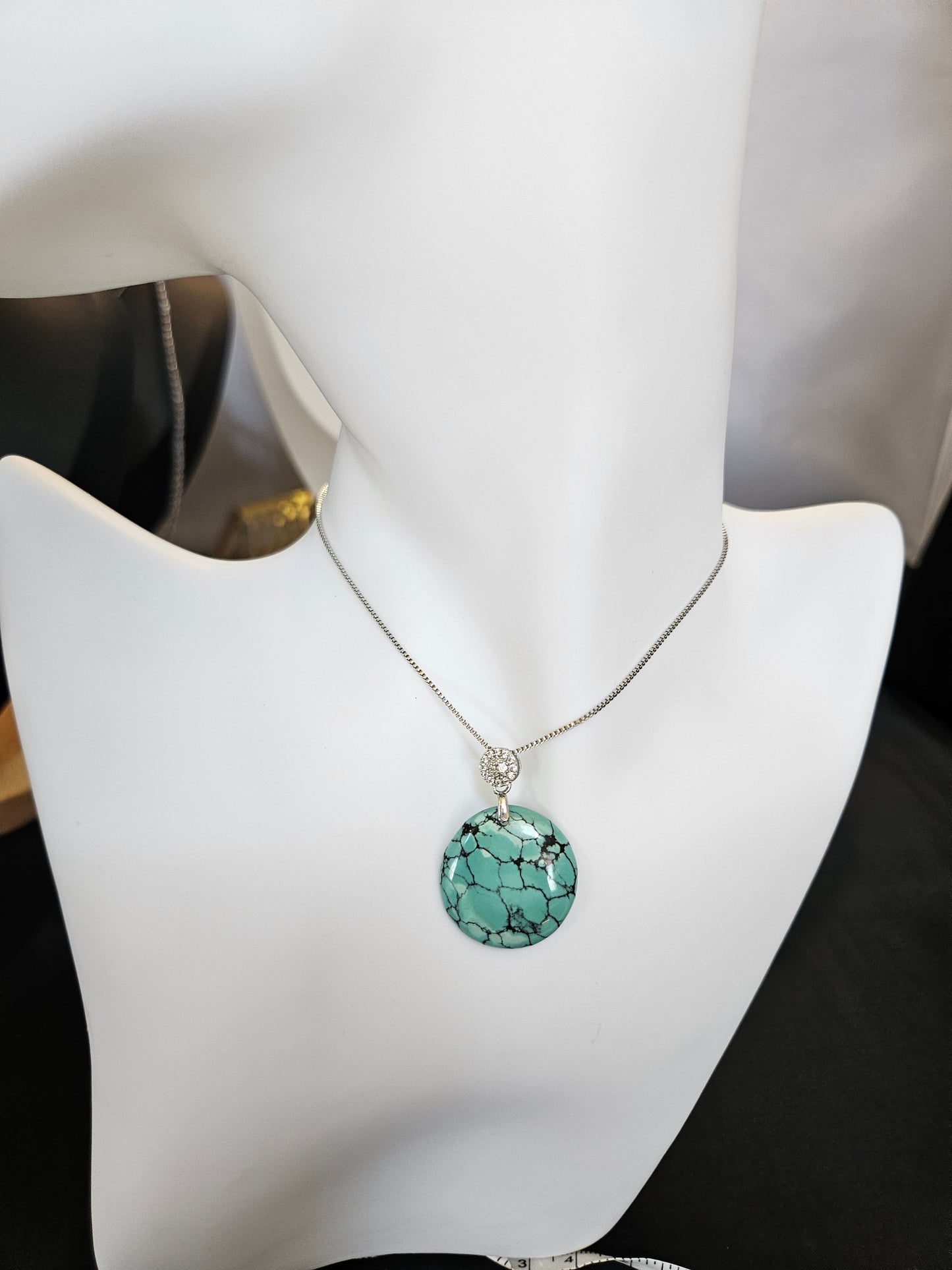 Natural Turquoise Natural Texture Vintage Round Pendant Necklace