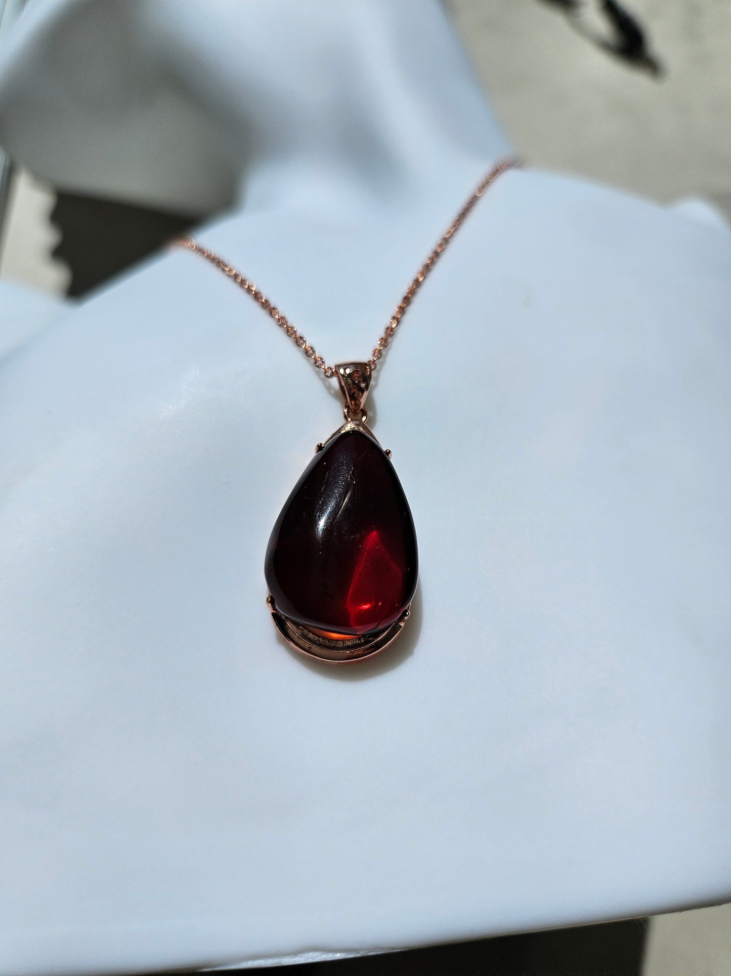 Natural teardrop-shaped red amber pendant necklace