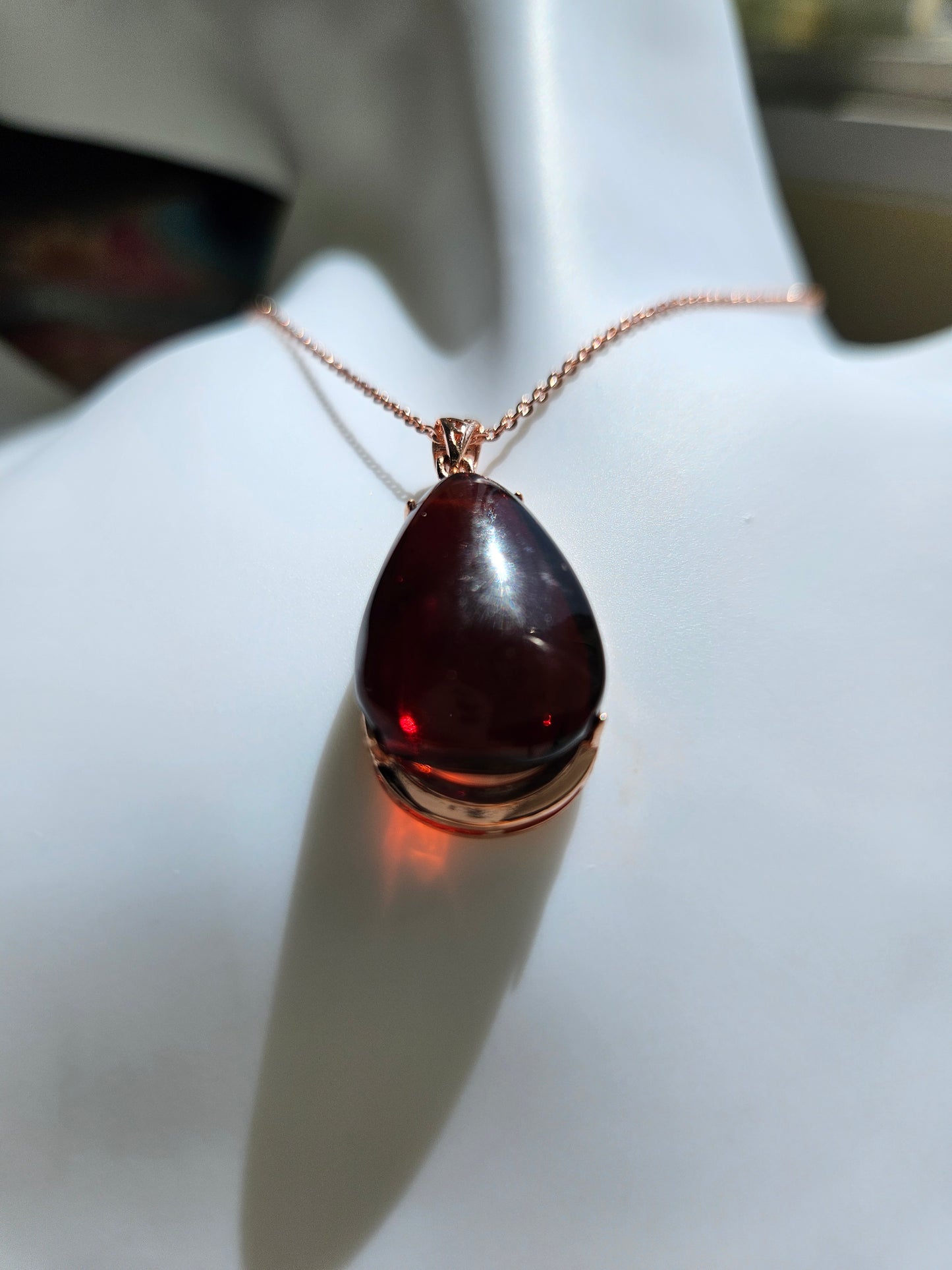Natural teardrop-shaped red amber pendant necklace