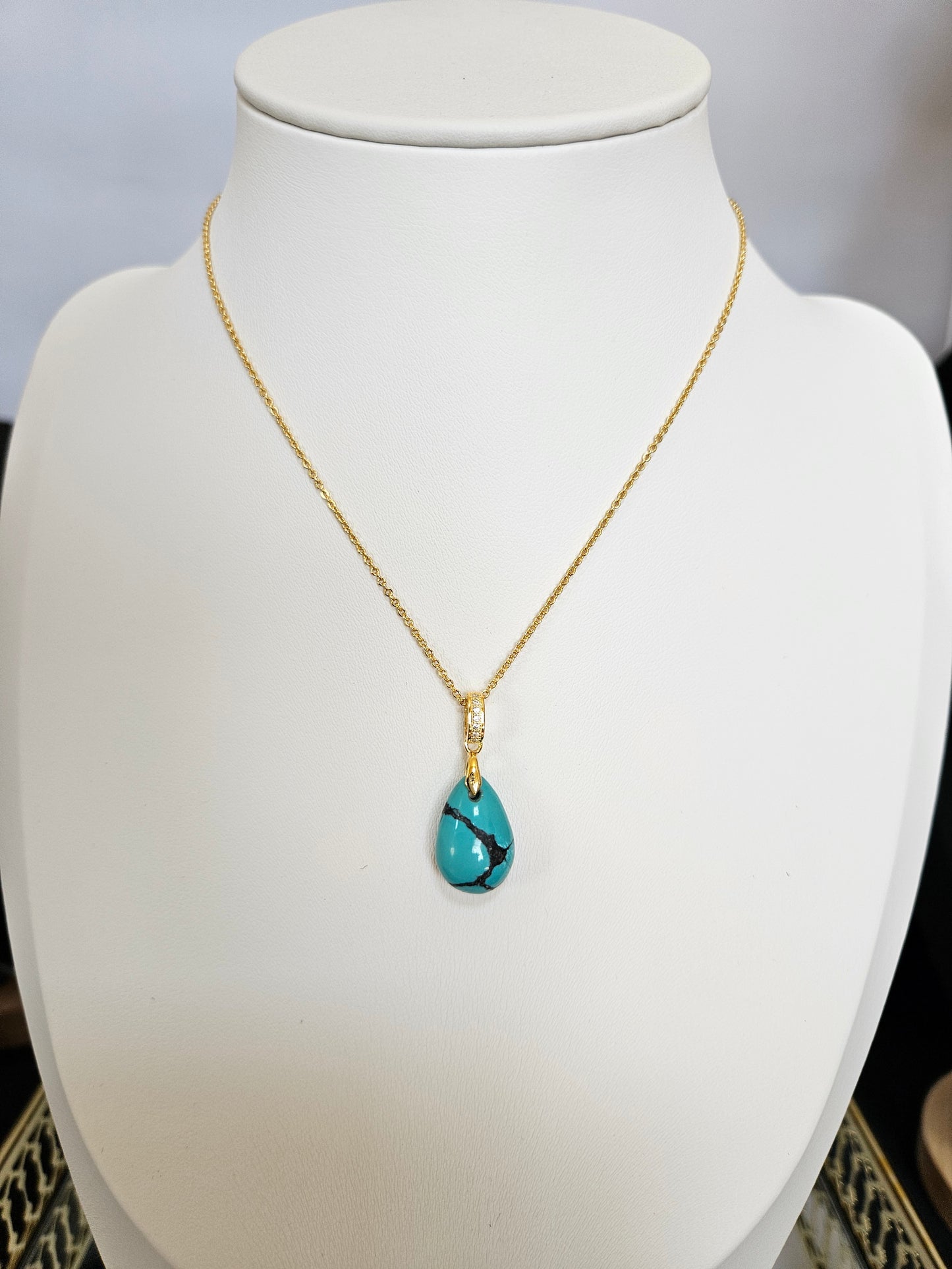 Natural Turquoise Natural Texture Teardrop-shaped Retro Pendant Gold-plated Necklace
