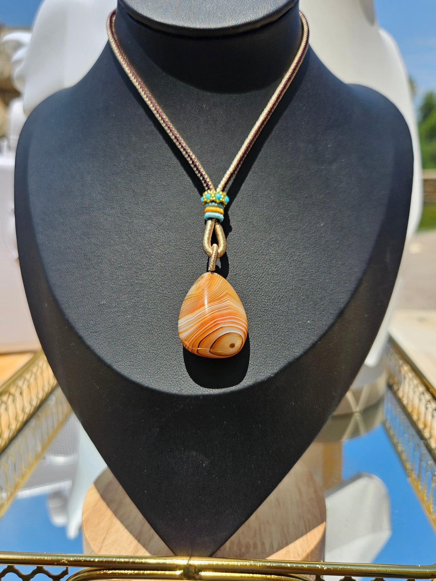 Natural agate pendant necklace with natural different textures on both sides