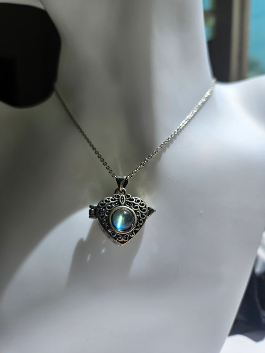 Natural Moonstone Heart Shape Openable Necklace Silver Plated