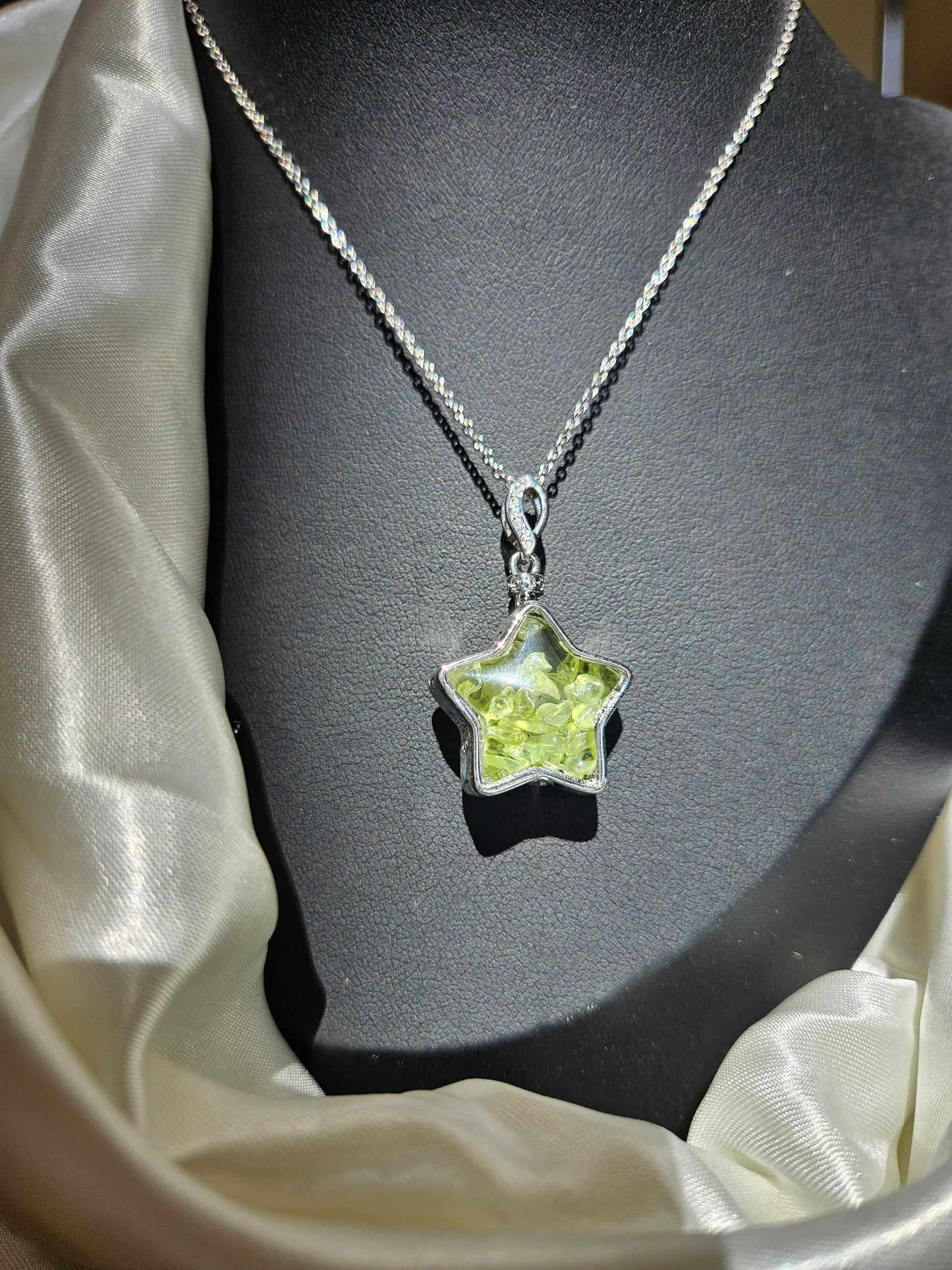 Natural Olivine Wishing Bottle Star Shape Necklace Silver Plated