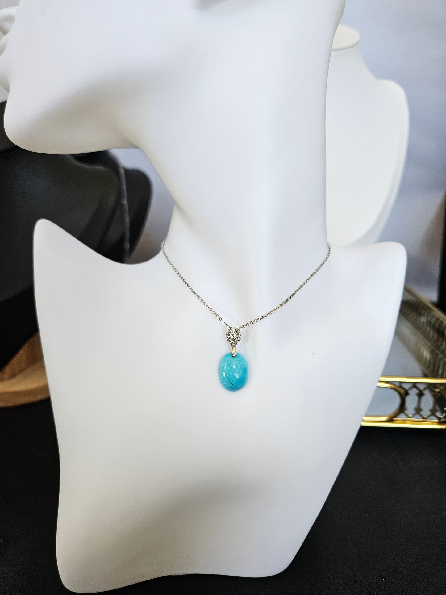 Natural Turquoise Oval Natural Texture Round Pendant Necklace