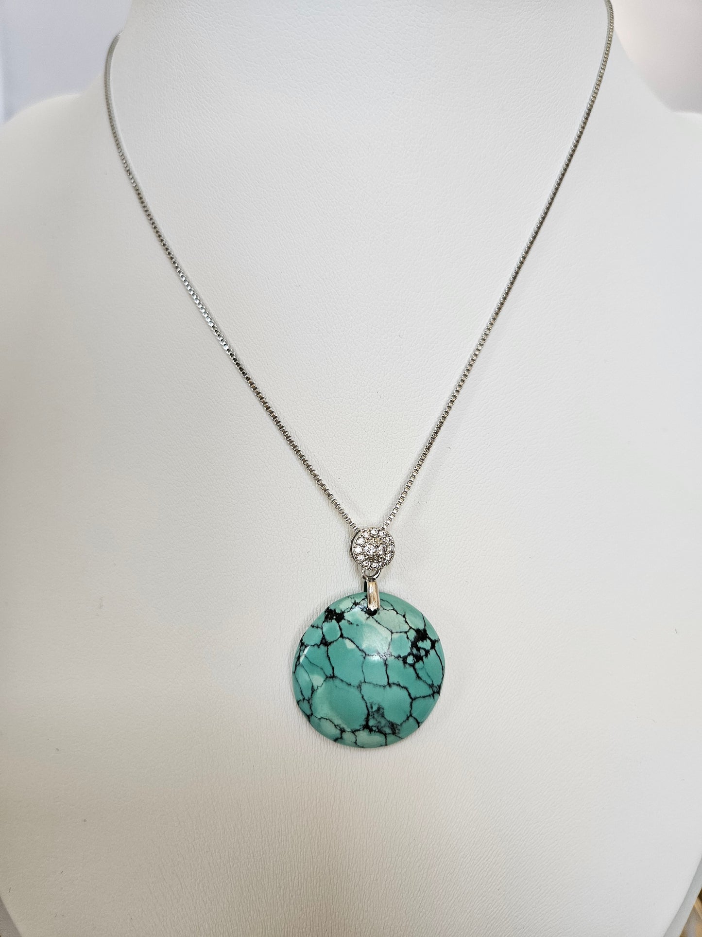 Natural Turquoise Natural Texture Vintage Round Pendant Necklace