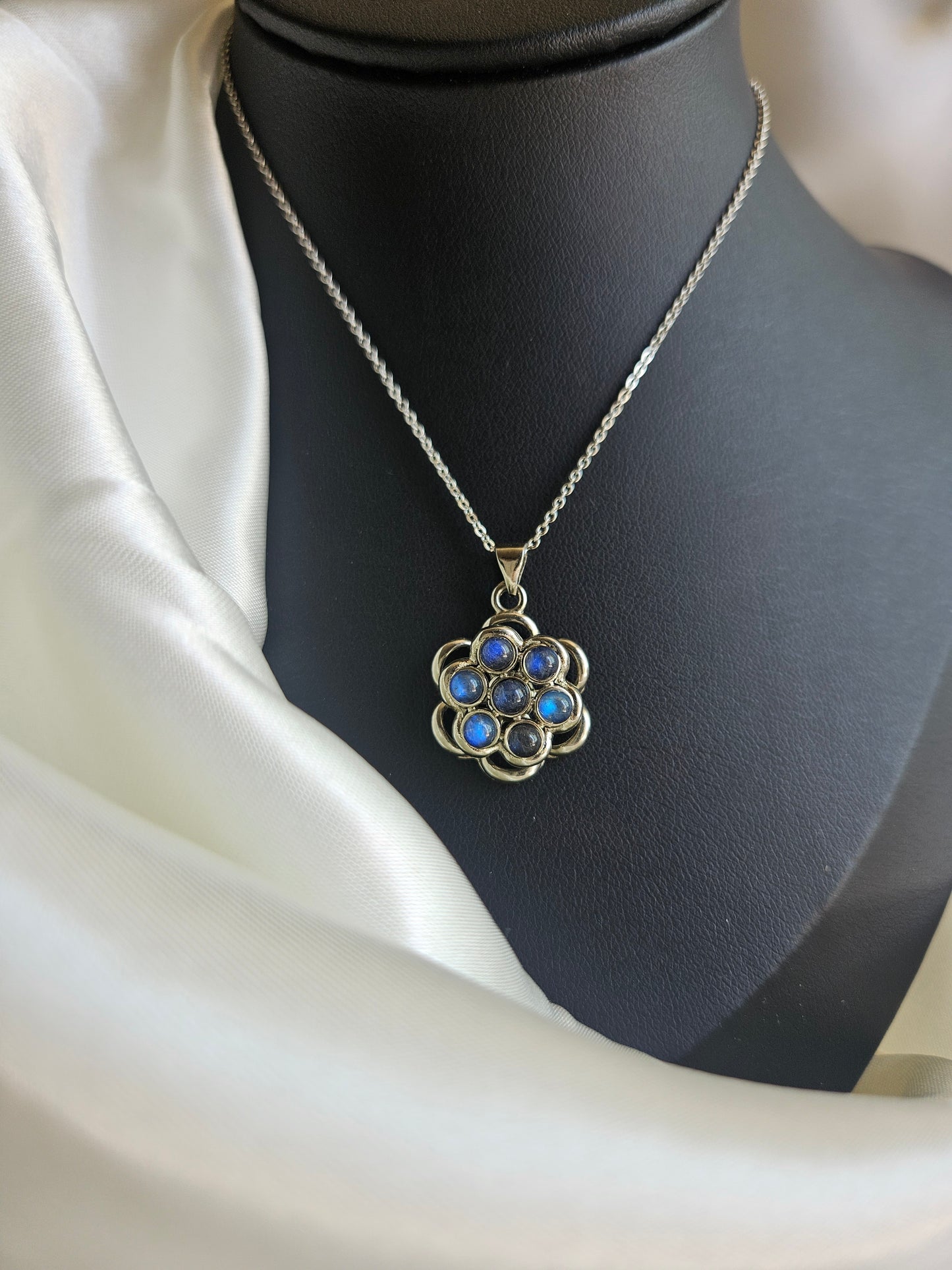 Natural Moonstone Pattern Necklace Silver Plated