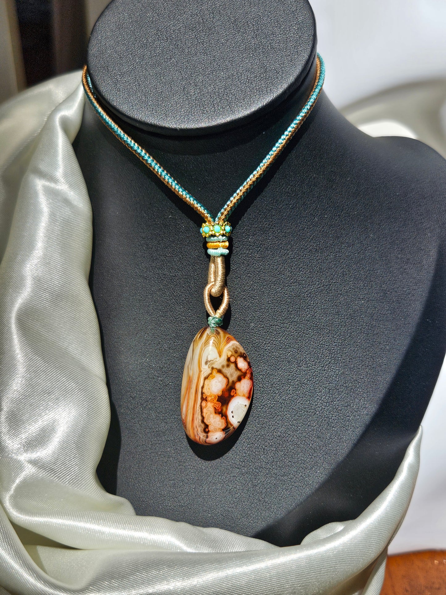 Natural agate double-sided different natural texture unique vintage pendant necklace