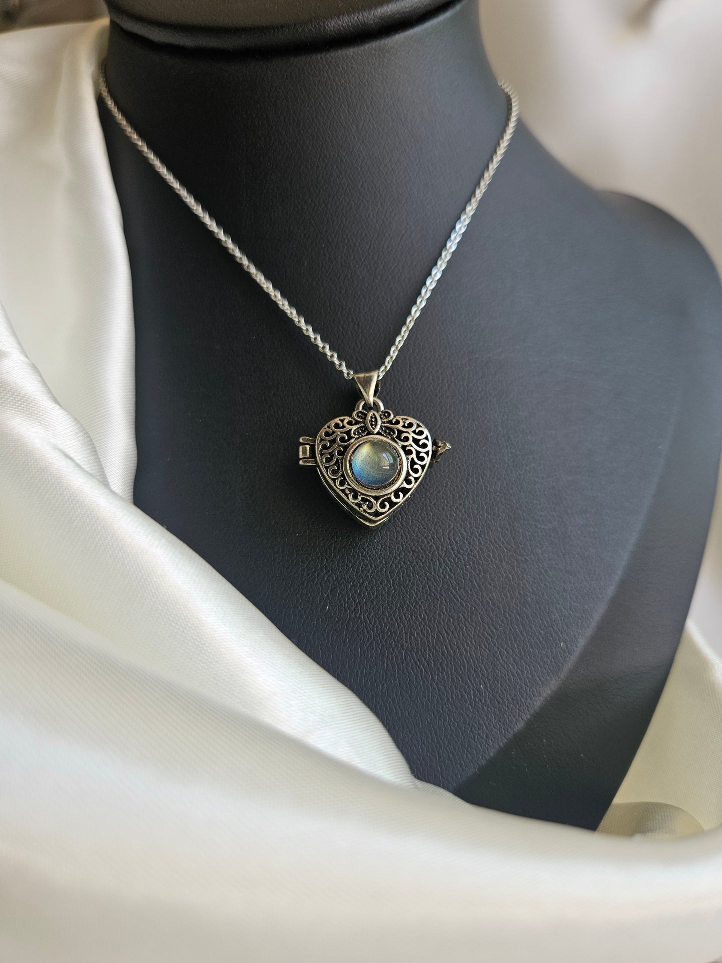 Natural Moonstone Heart Shape Openable Necklace Silver Plated