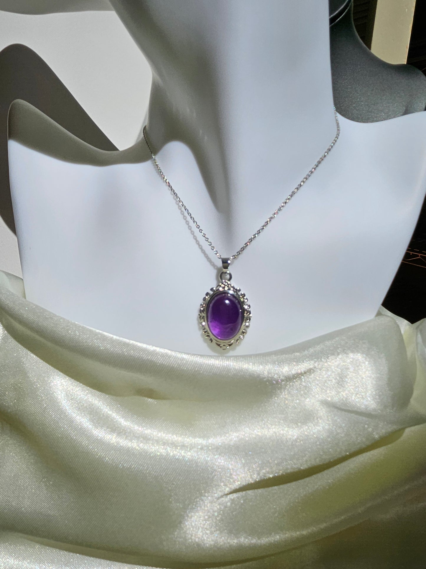 Natural Amethyst Oval Vintage Pendant Necklace