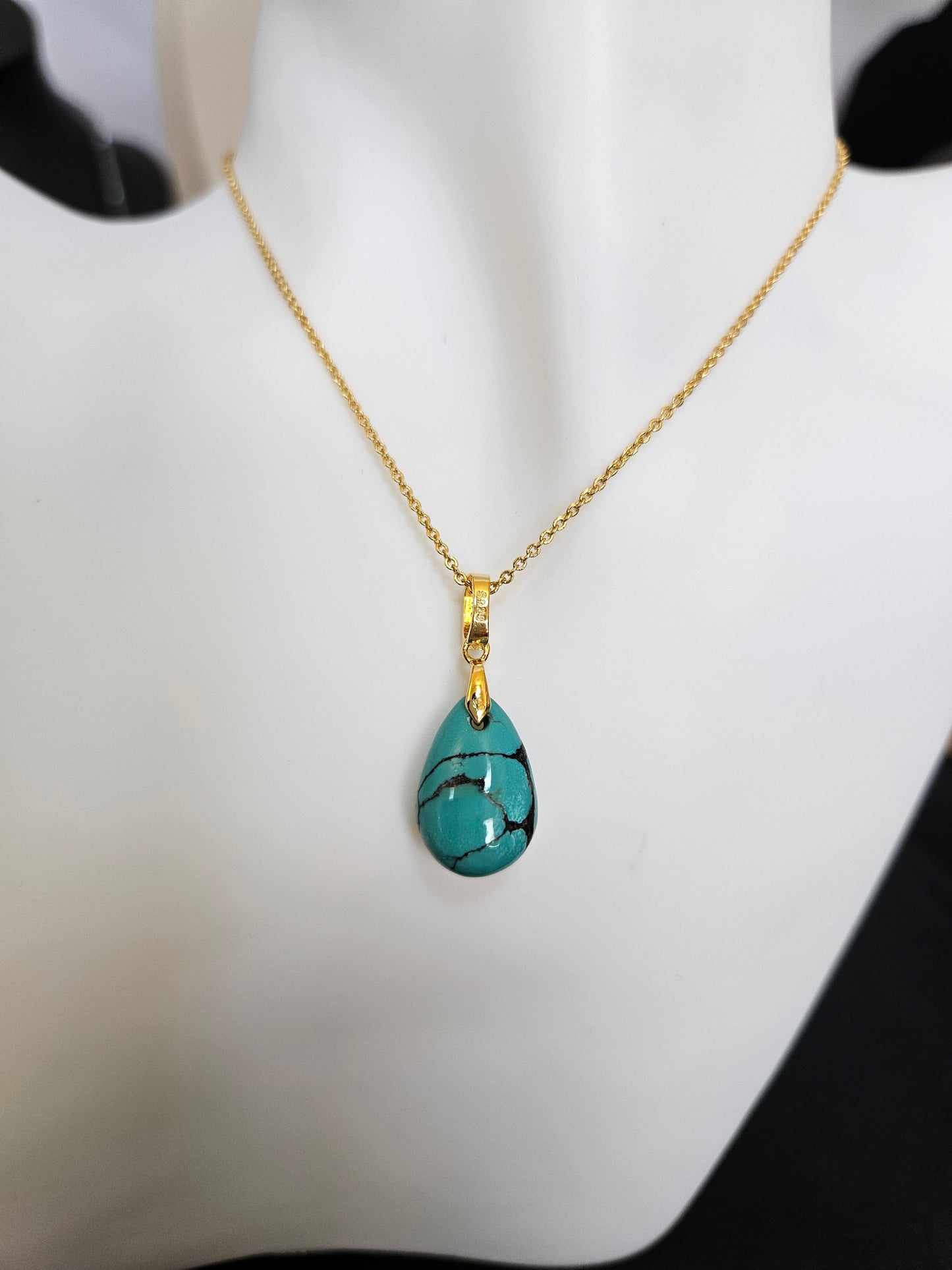 Natural Turquoise Natural Texture Teardrop-shaped Retro Pendant Gold-plated Necklace