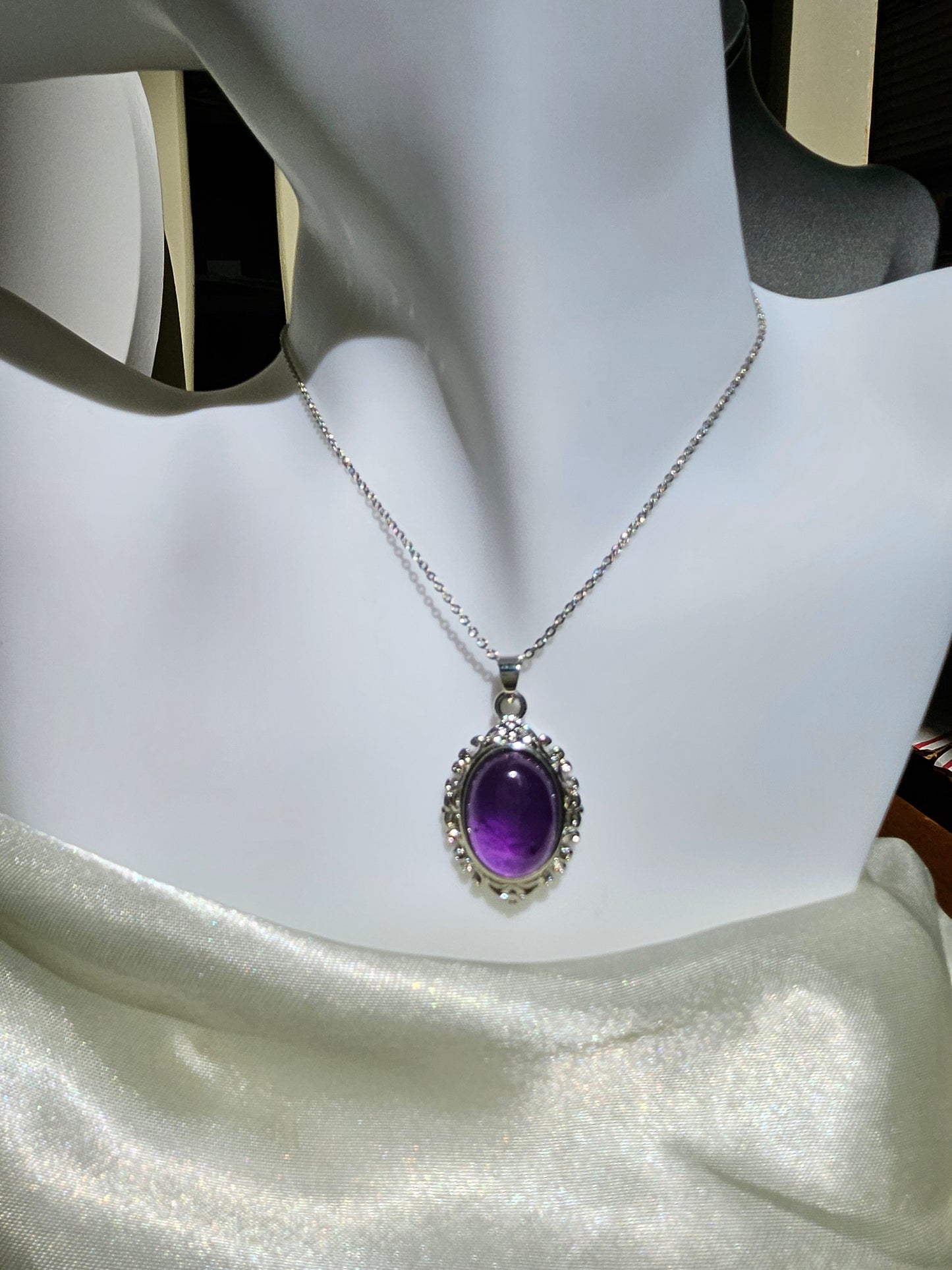 Natural Amethyst Oval Vintage Pendant Necklace