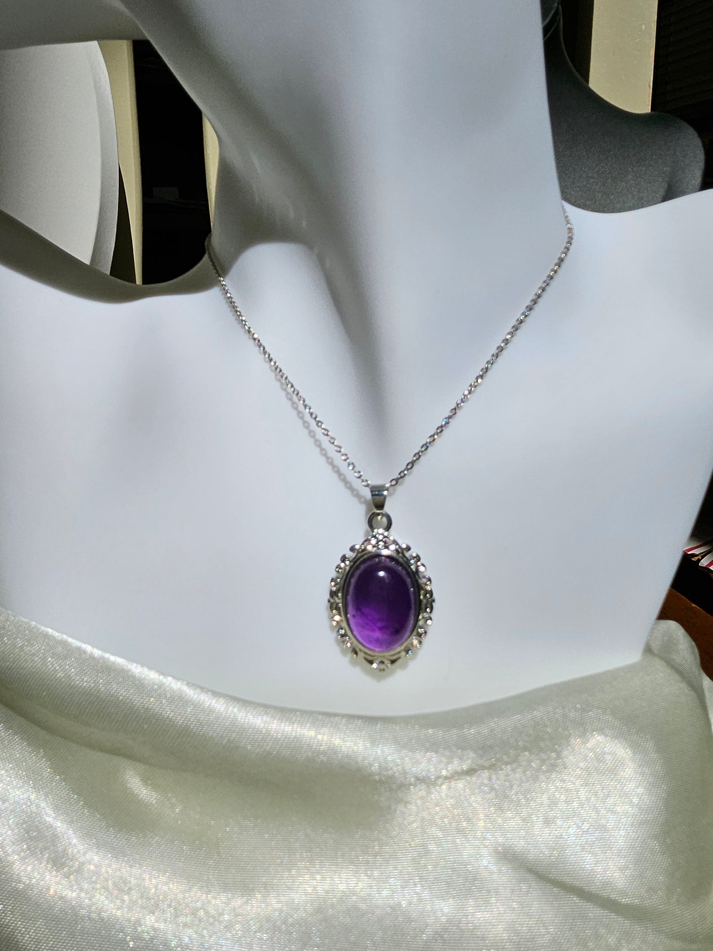 Natural Amethyst Oval Vintage Pendant Necklace