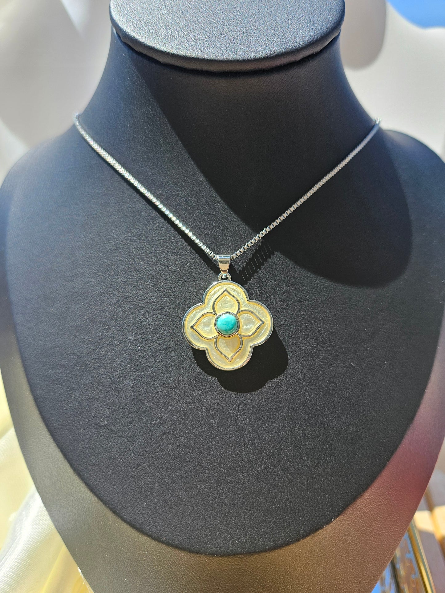 Lucky Four-Leaf Clover Natural Turquoise Pendant Necklace