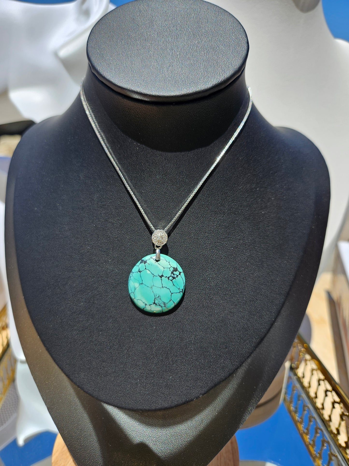 Natural Turquoise Natural Texture Vintage Round Pendant Necklace