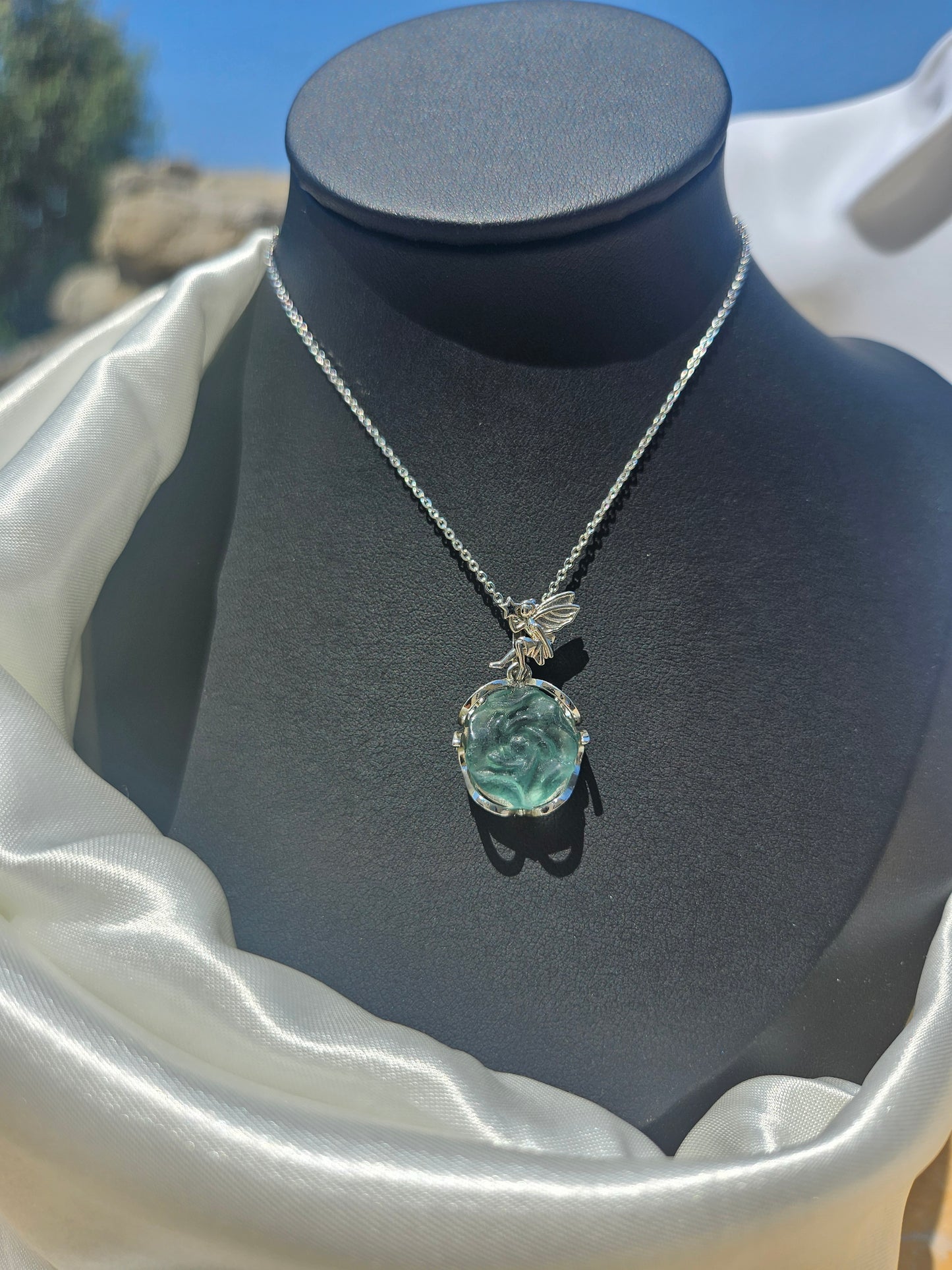 Natural Fluorite Flower Shaped Necklace Silver Plated