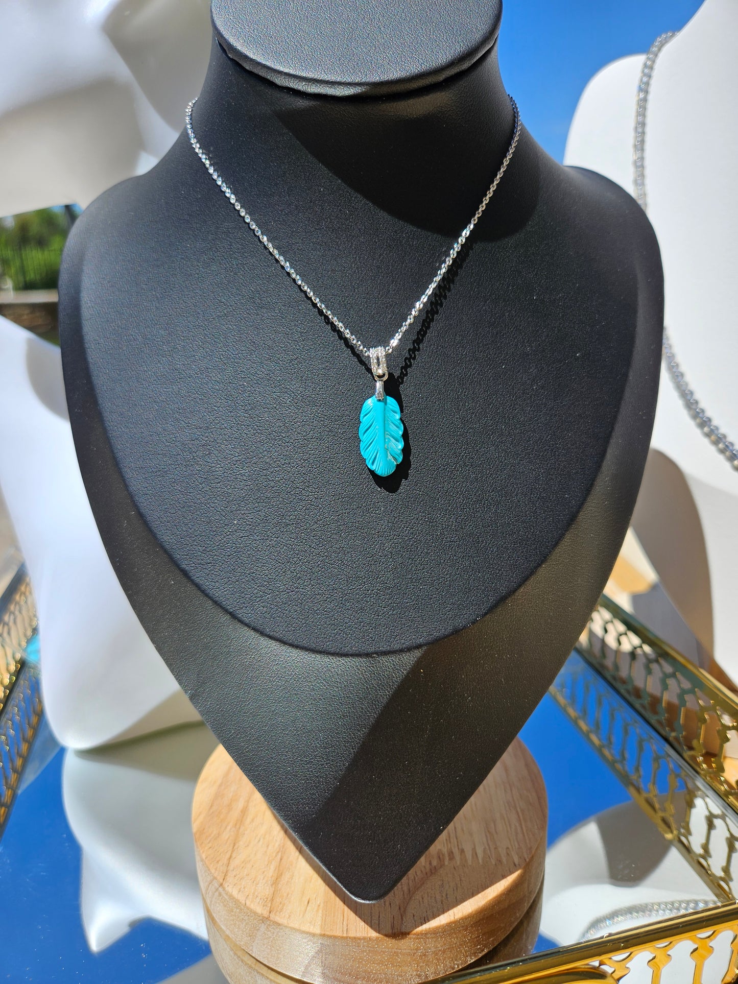 Natural Turquoise Feather-shaped Vintage Pendant Silver-plated Necklace