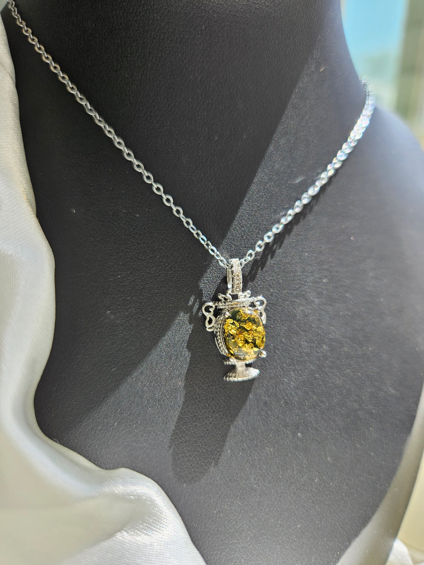 Natural amber green amber pendant necklace