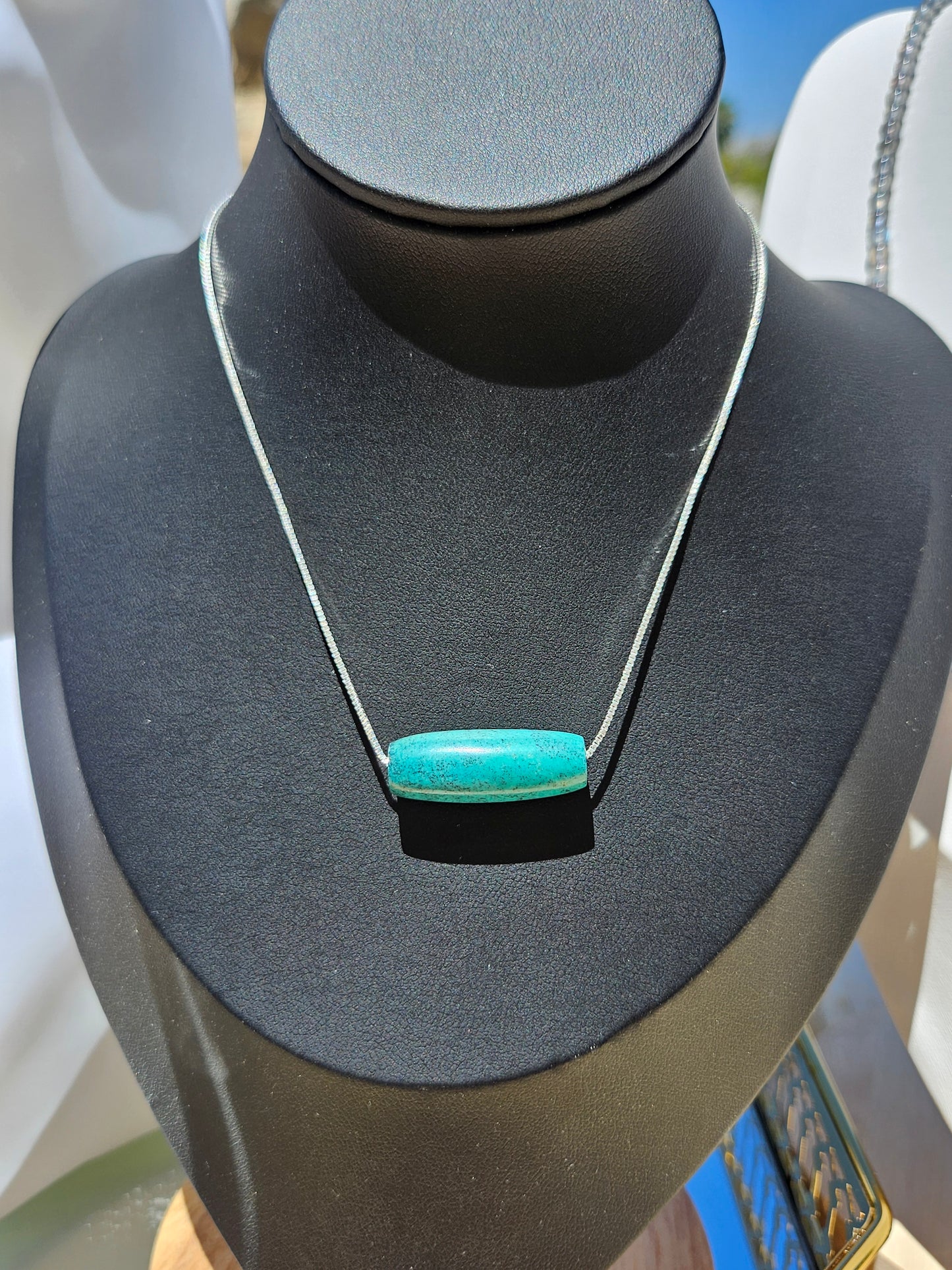 Natural Turquoise Dzi Bead Shape N
atural Texture Vintage Pendant Silver Plated Necklace