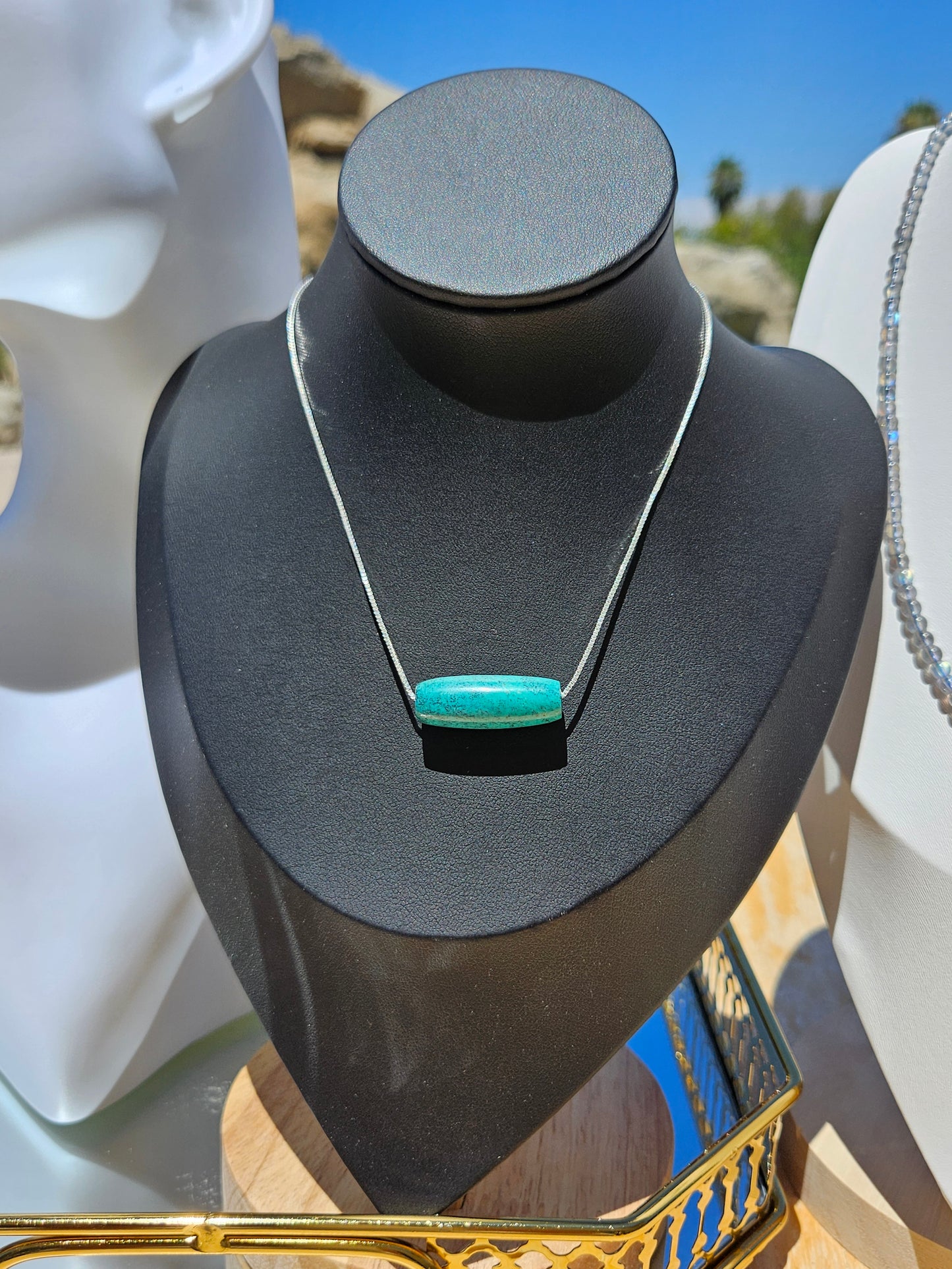 Natural Turquoise Dzi Bead Shape N
atural Texture Vintage Pendant Silver Plated Necklace