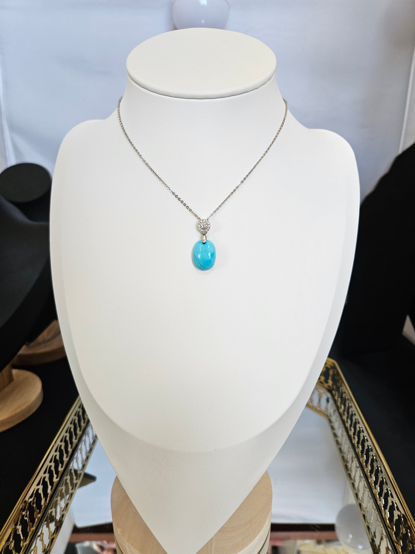 Natural Turquoise Oval Natural Texture Round Pendant Necklace