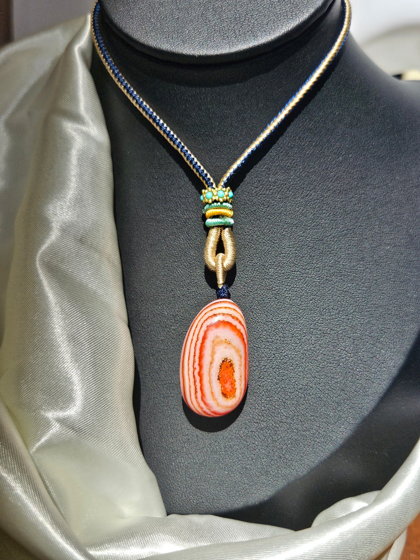 Natural agate double-sided different natural texture unique vintage pendant necklace