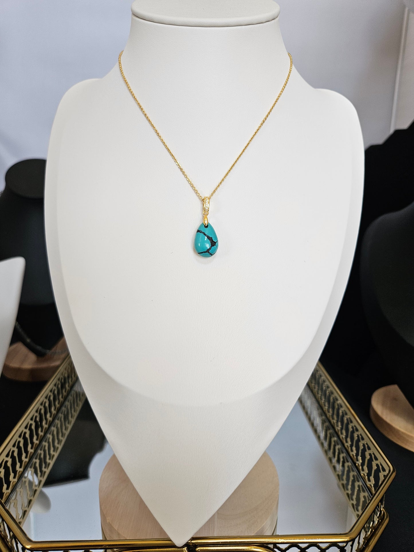 Natural Turquoise Natural Texture Teardrop-shaped Retro Pendant Gold-plated Necklace