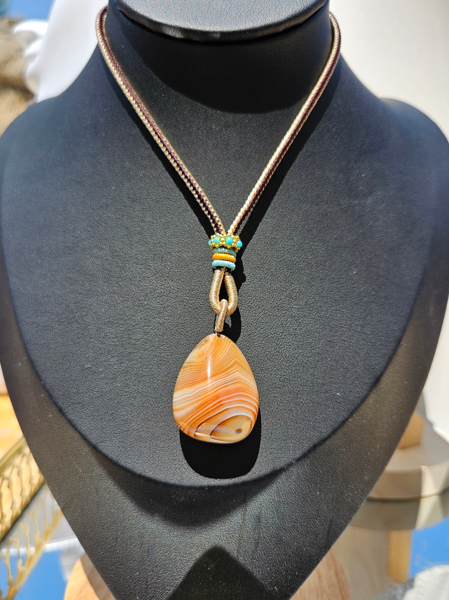 Natural agate pendant necklace with natural different textures on both sides