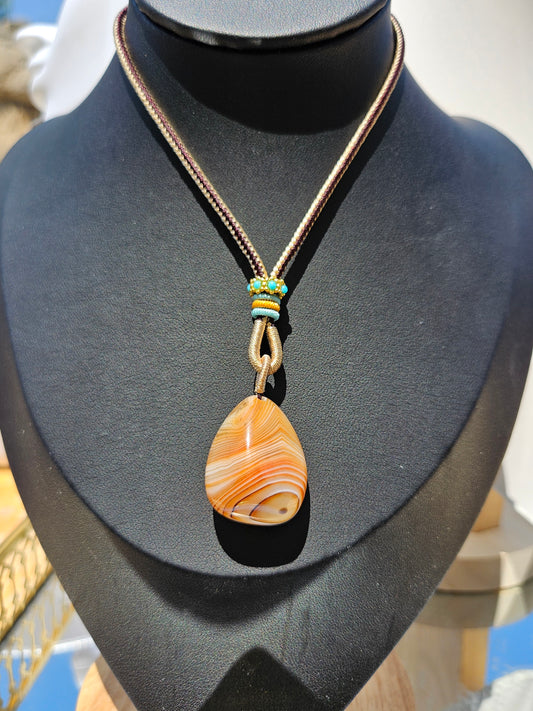 Natural agate pendant necklace with natural different textures on both sides