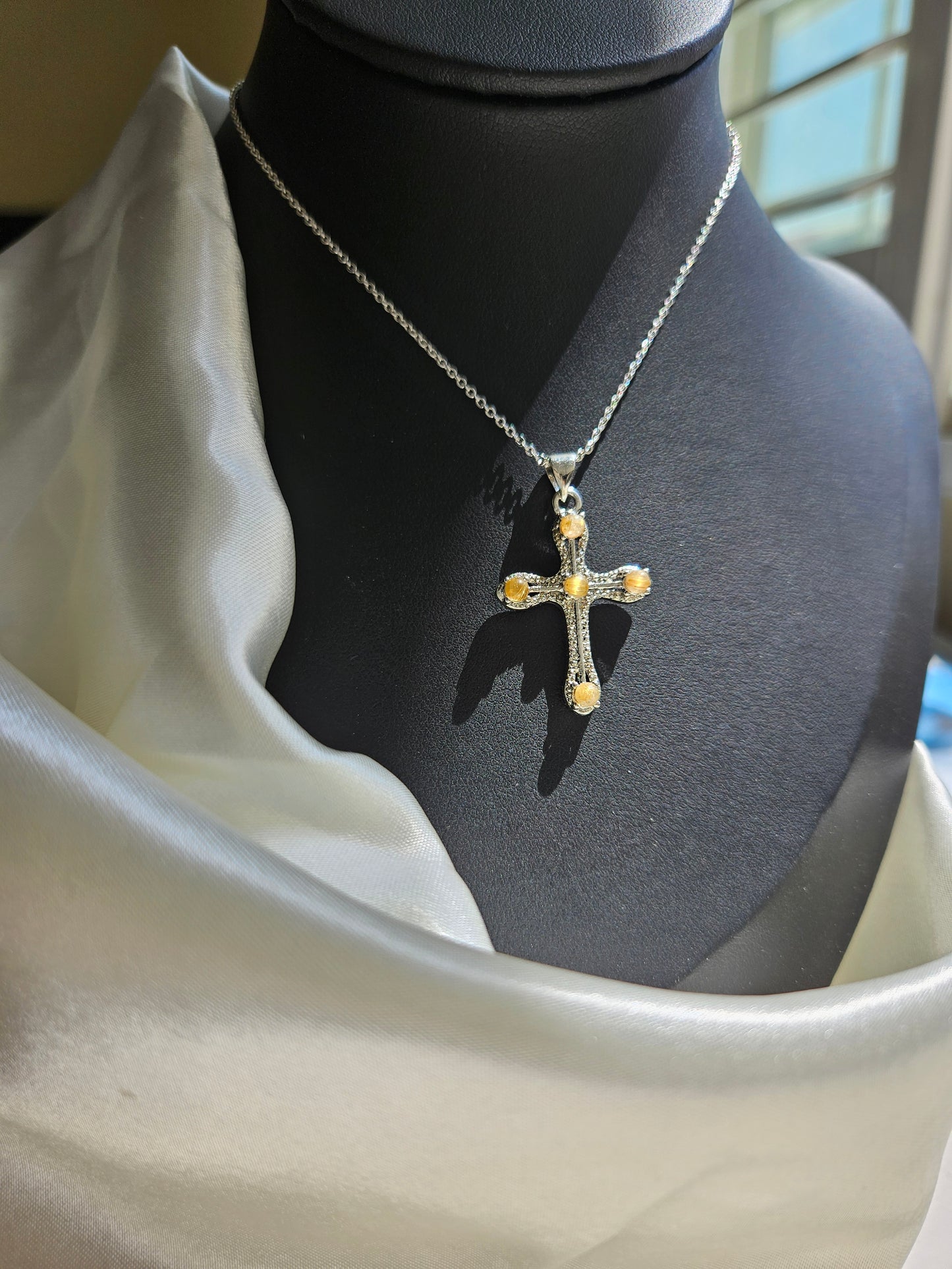 Natural Quartz Inlaid Cross Shaped Necklace
