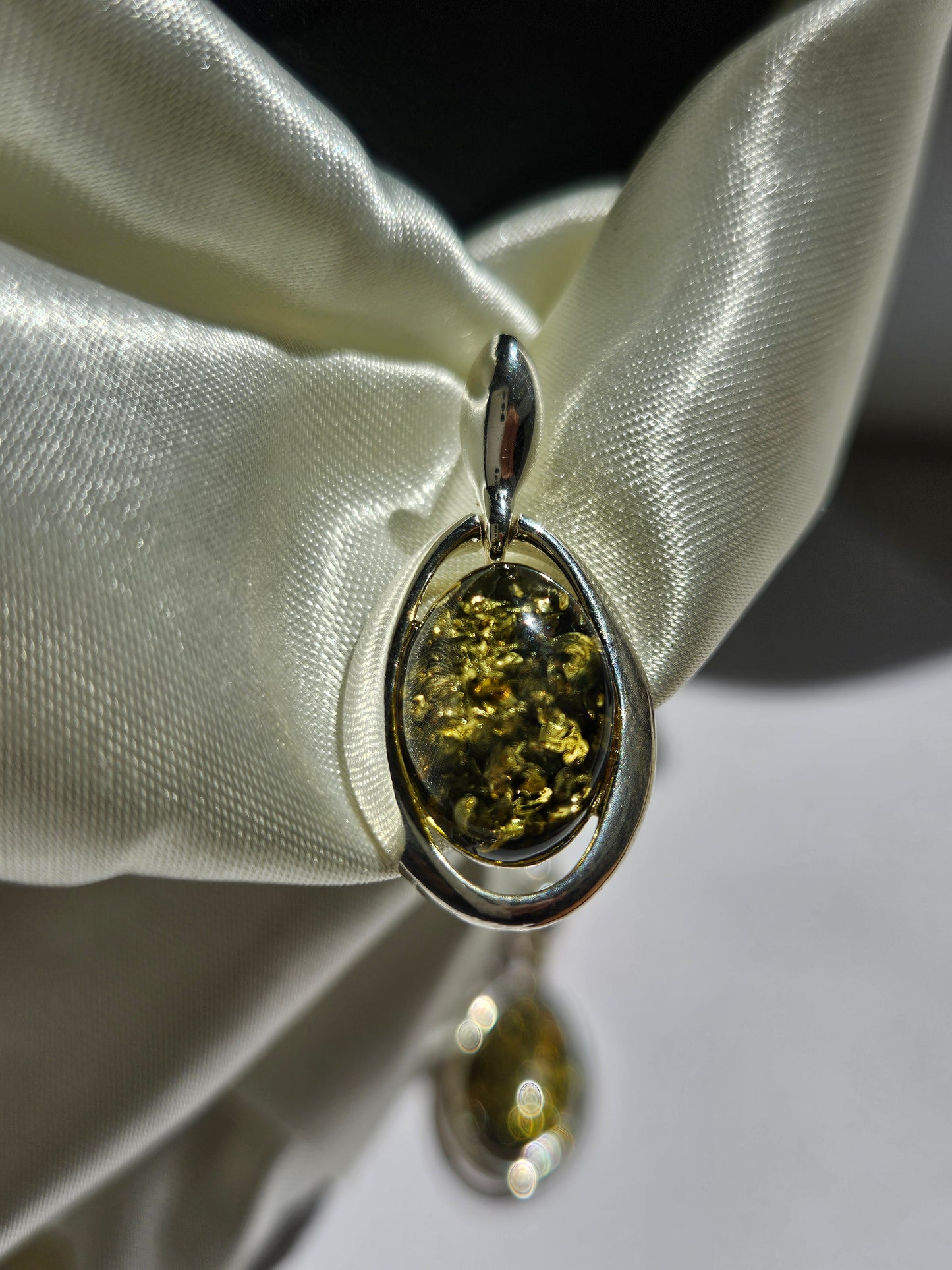 Natural Huapo Green Earring