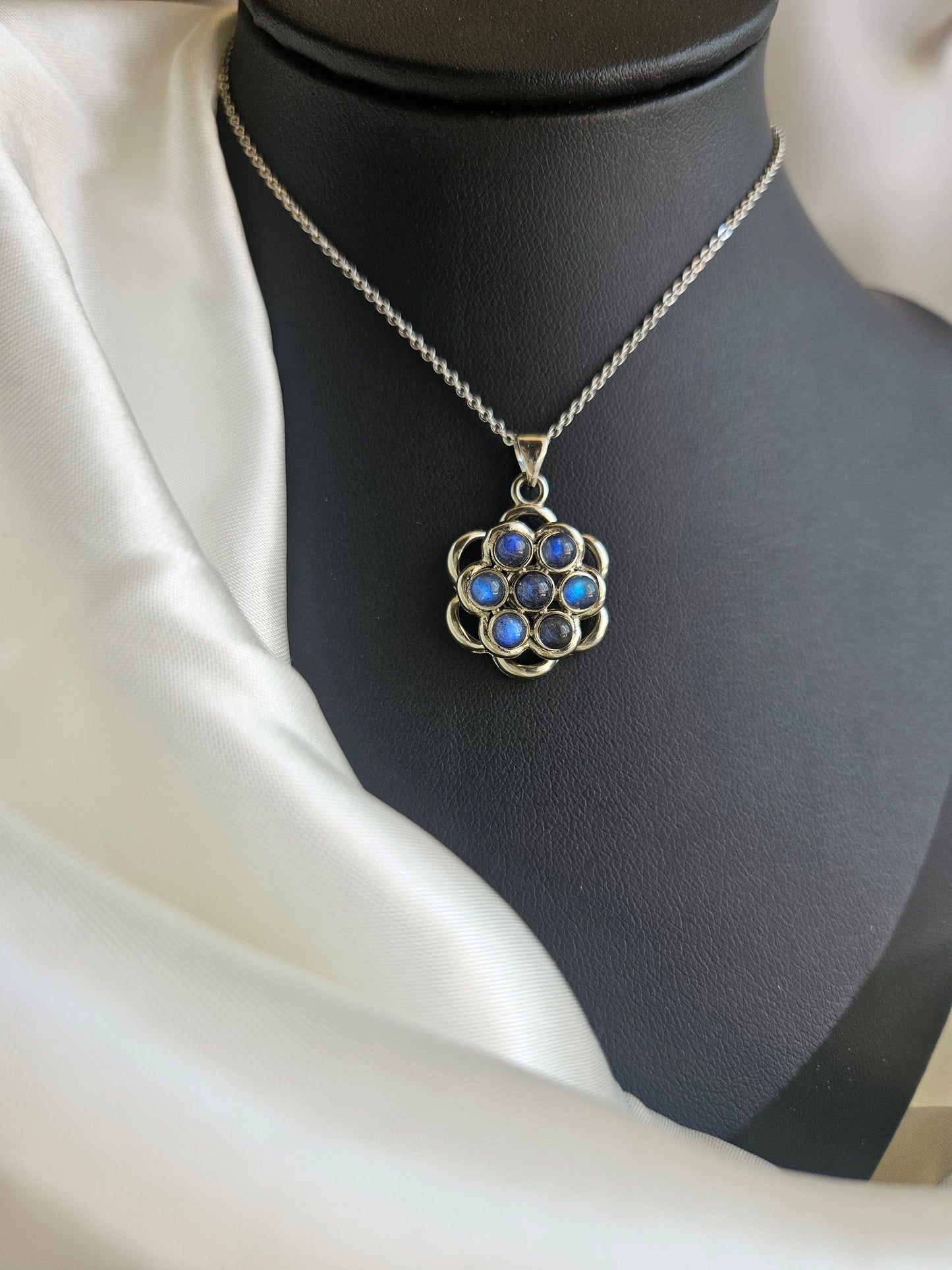 Natural Moonstone Pattern Necklace Silver Plated