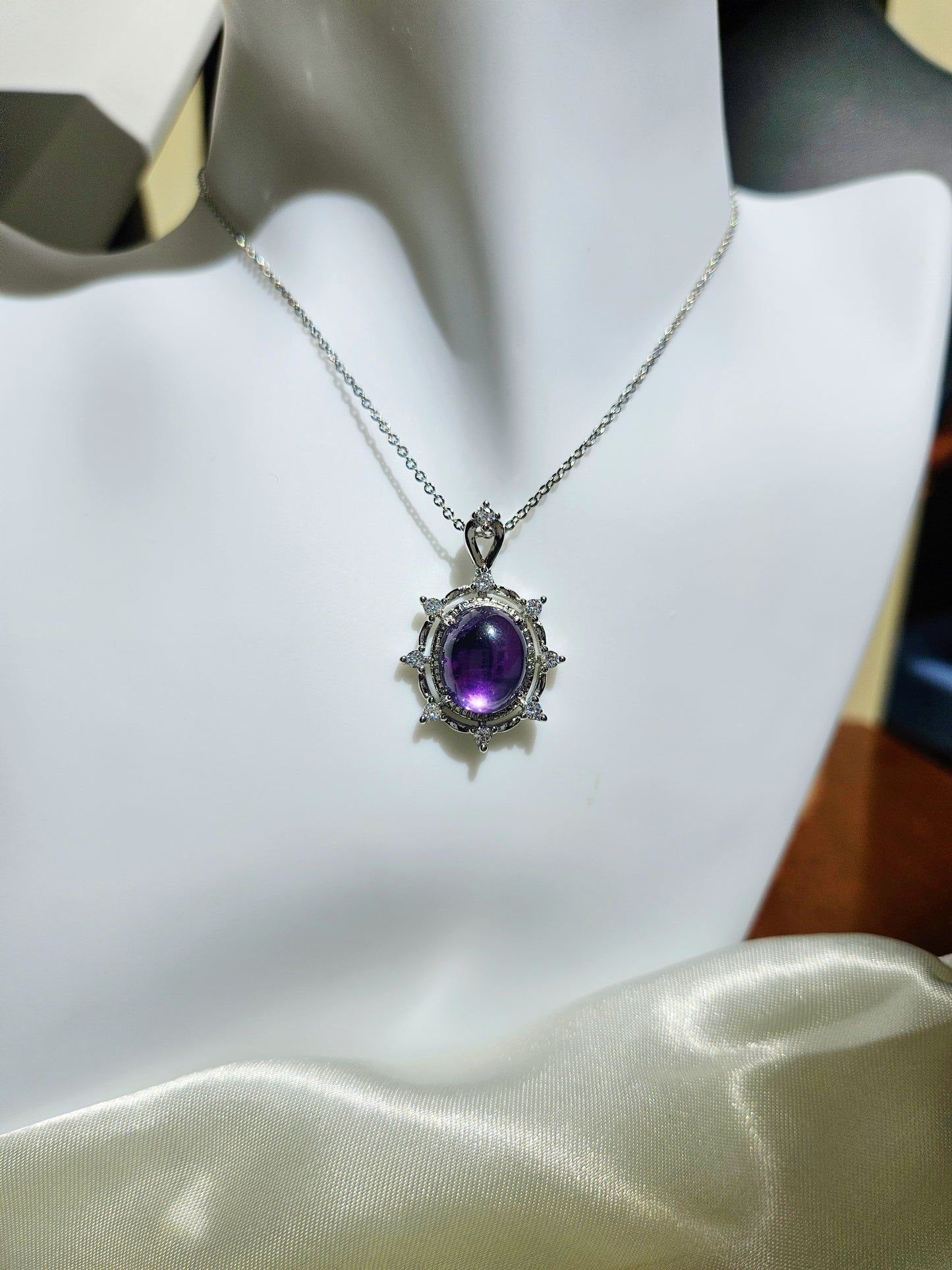 Natural Amethyst Oval Vintage Pendant Necklace